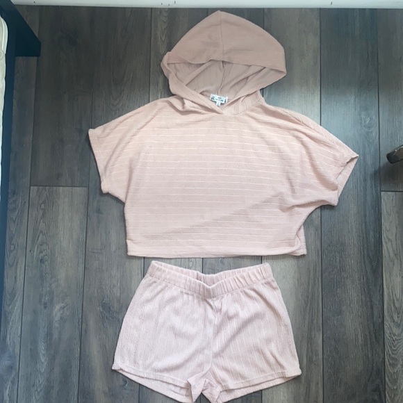 Pants - Womens two piece casual set in dusty pink size small